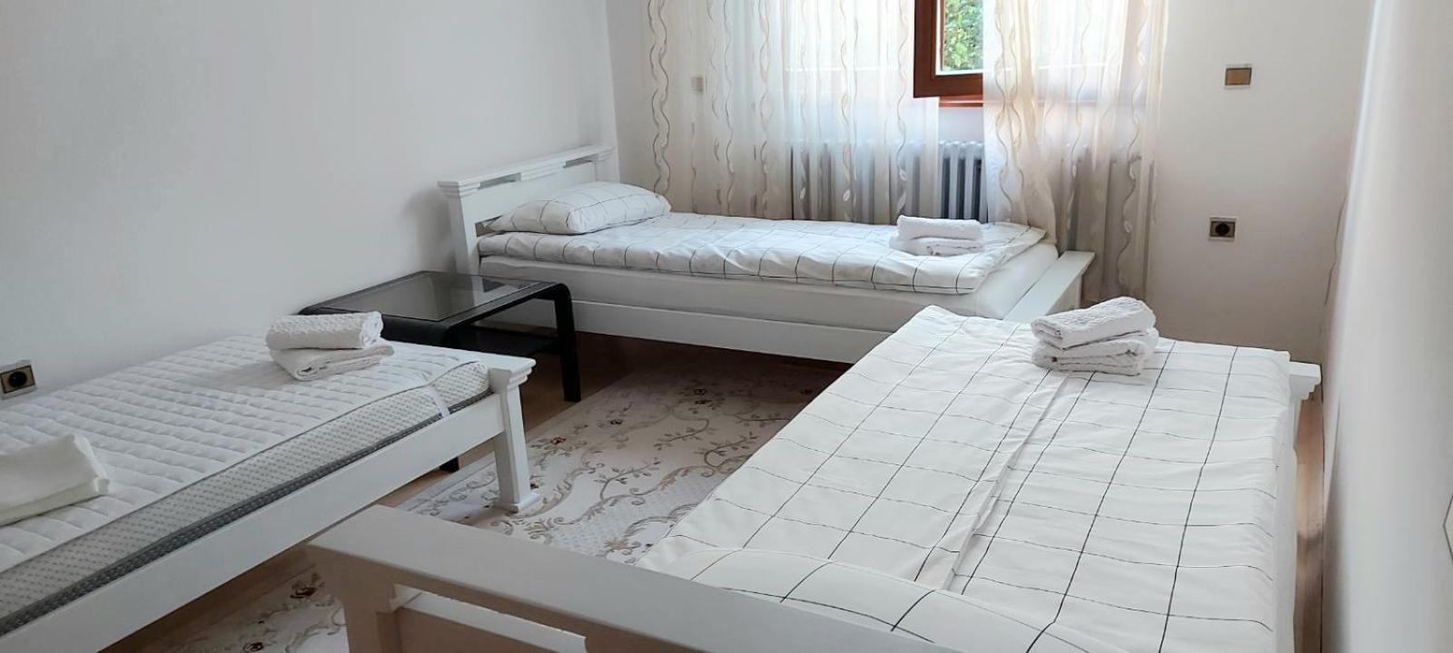 Family Apartment With Garden Sarajevo Buitenkant foto