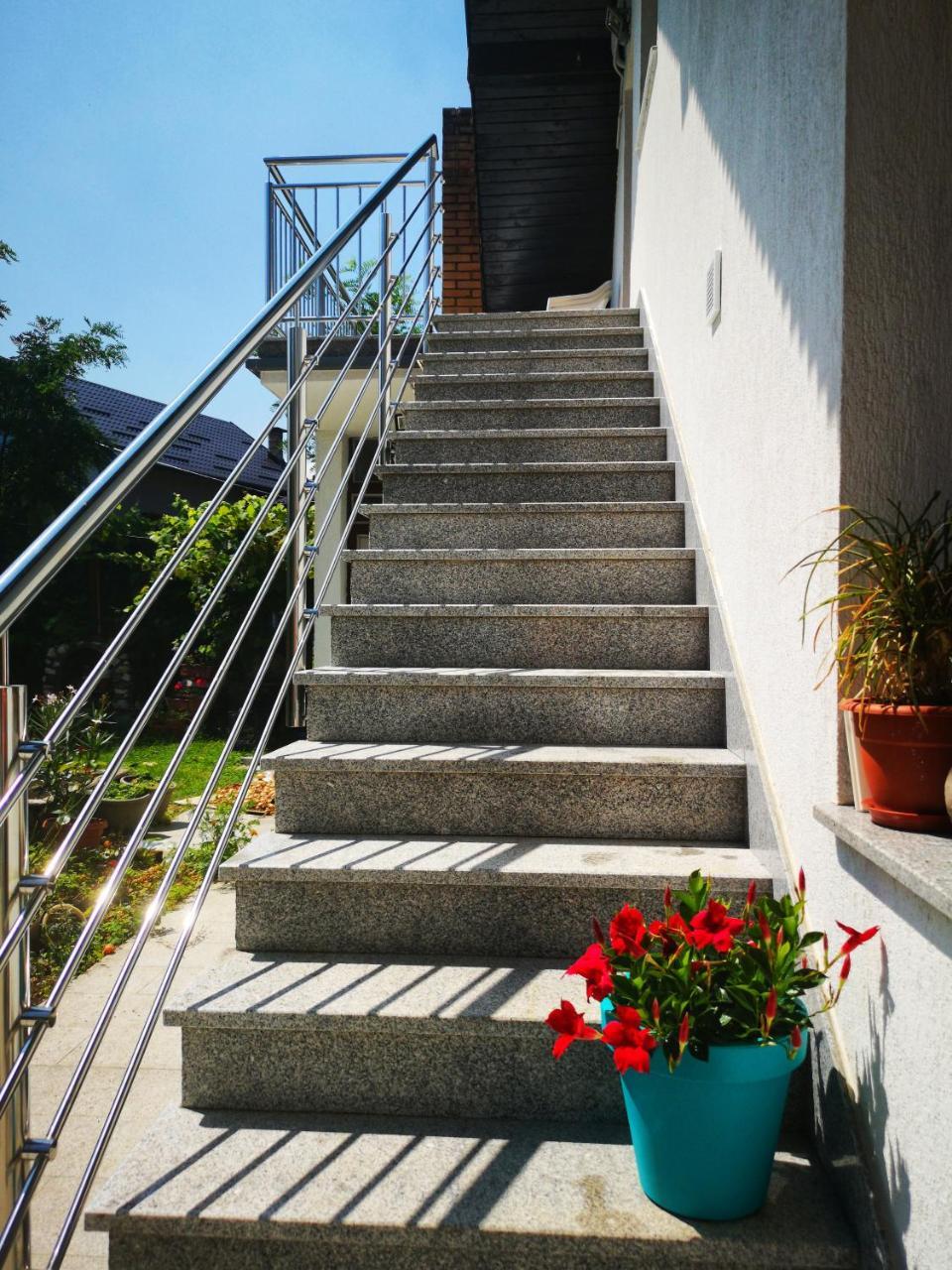 Family Apartment With Garden Sarajevo Buitenkant foto