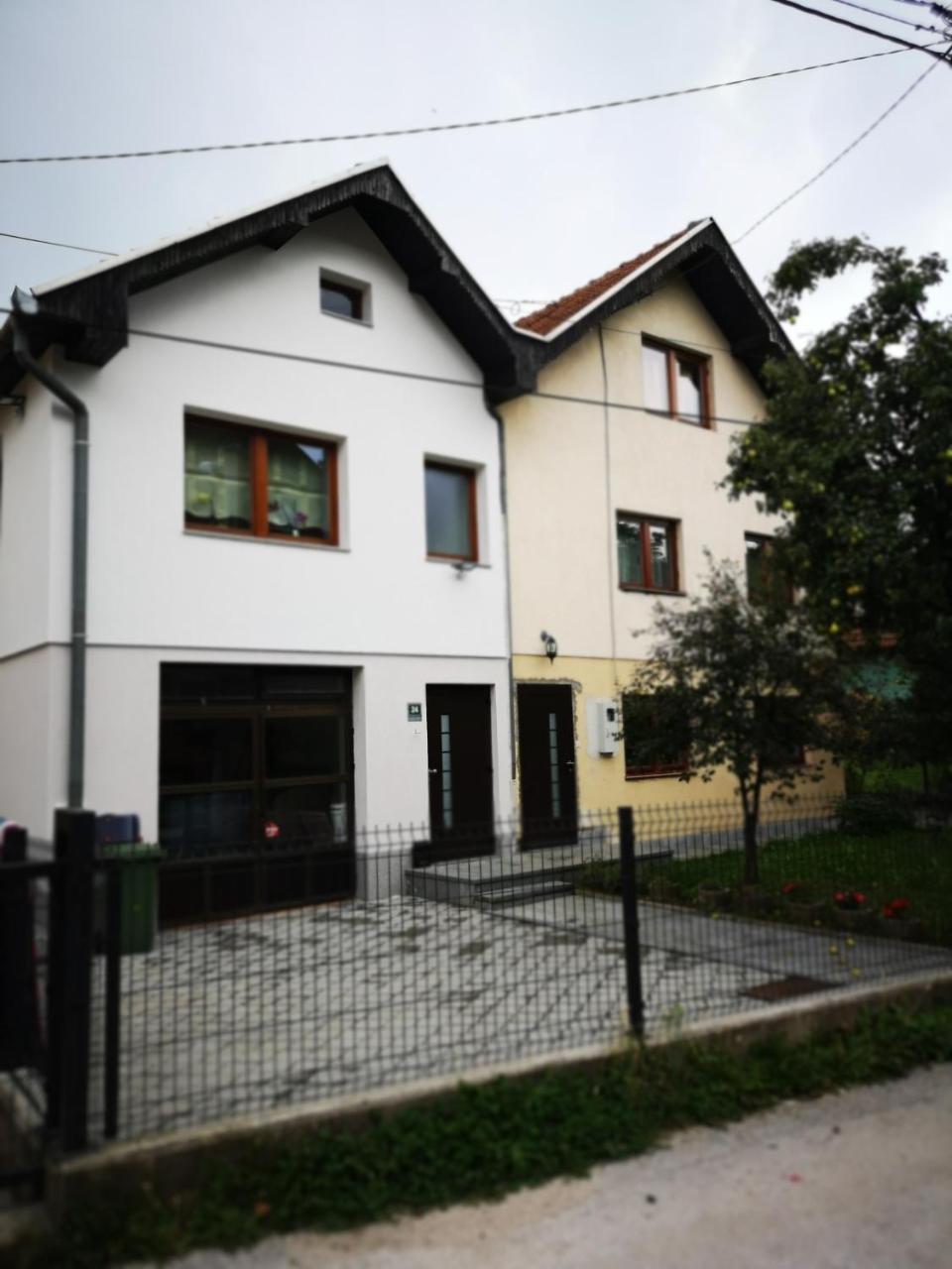Family Apartment With Garden Sarajevo Buitenkant foto