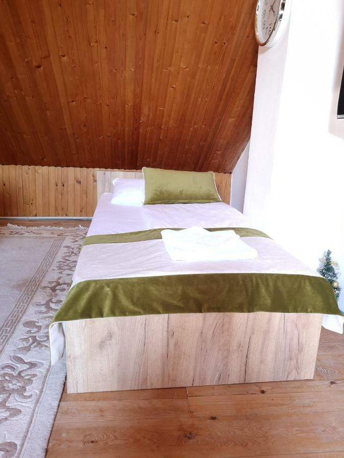 Family Apartment With Garden Sarajevo Buitenkant foto
